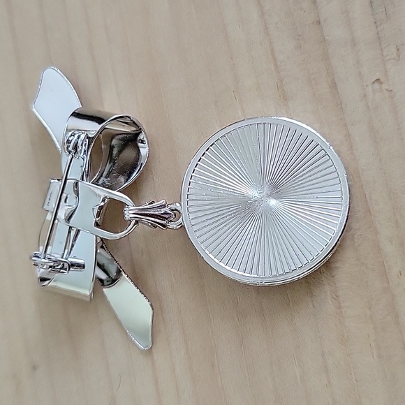 Silvertone John F. Kennedy Medallion Pin Brooch - Picture 3 of 3